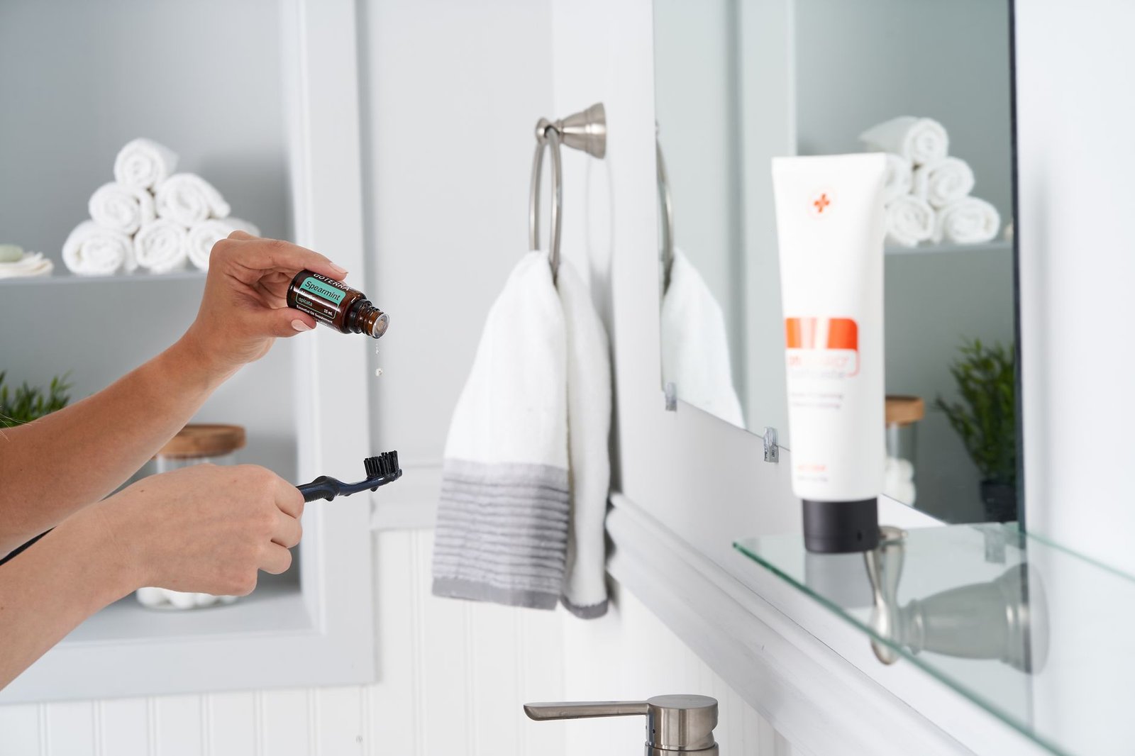 Escova de dentes: como higienizar, guardar e saber quando trocar