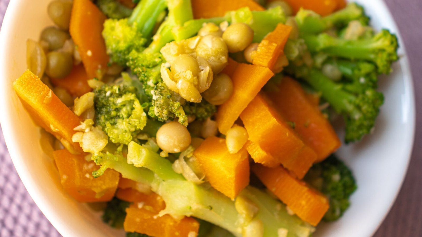 Legumes congelados são nutritivos? Entenda diferenças, vantagens e cuidados